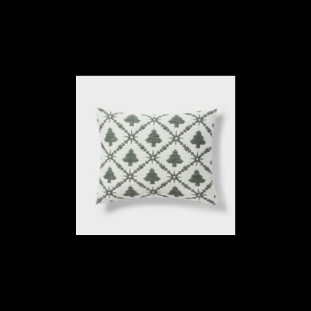 NWT Threshold Tree Pattern Matelasse Full Queen quilt set- Green and White - Picture 4 of 10
